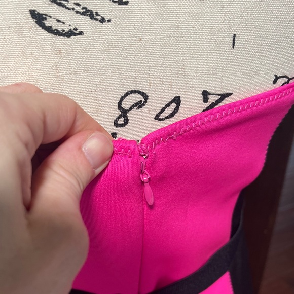 NWT Michael Kors neon pink color block dress with belt size 4 - Picture 5 of 10